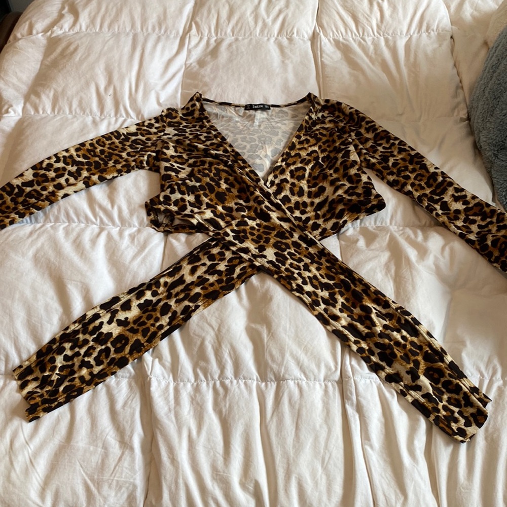 SHEIN, long sleeve tie in the front, cheetah print, super soft